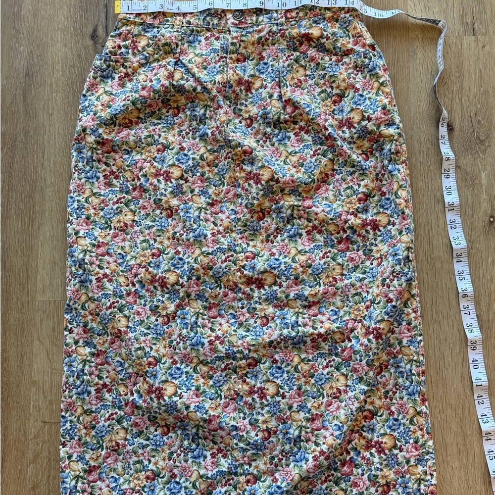 Willowbend Floral Button-Up Shirt in Multicolor - Picture 4 of 6